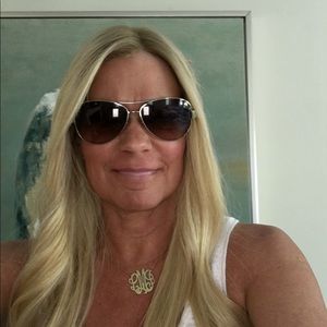 Meet your Posher, Larrese